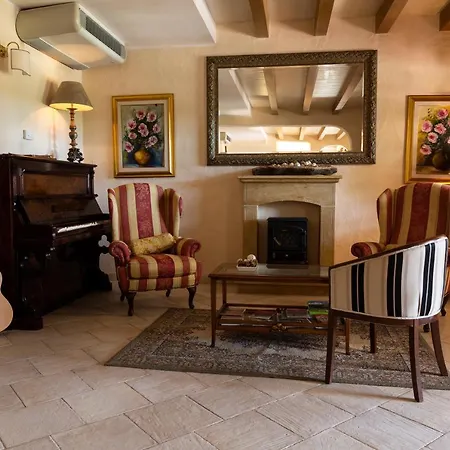 Is Benas Country Hotel