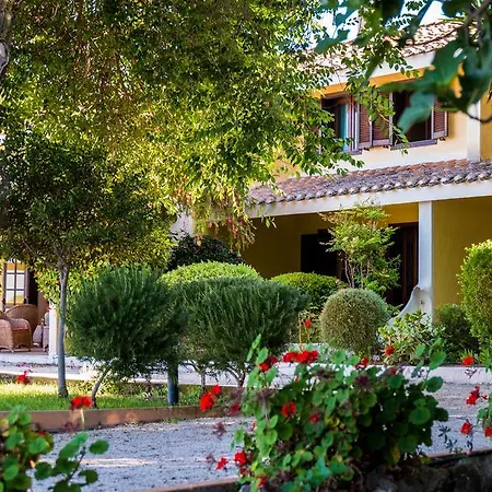Is Benas Country Hotel 4*