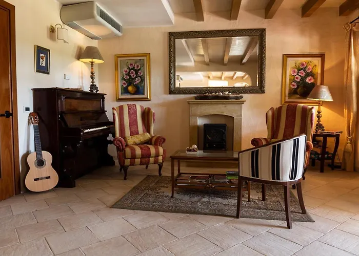 Is Benas Country Hotel