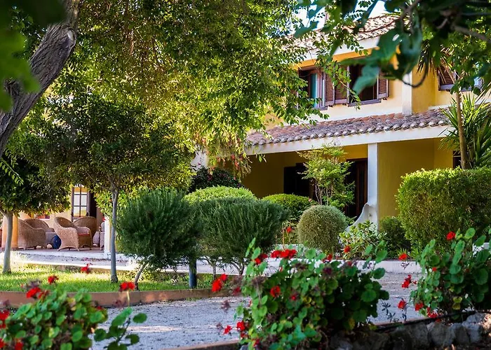 Is Benas Country Hotel 4*