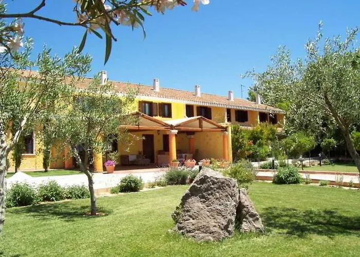 Is Benas Country Hotel 4*